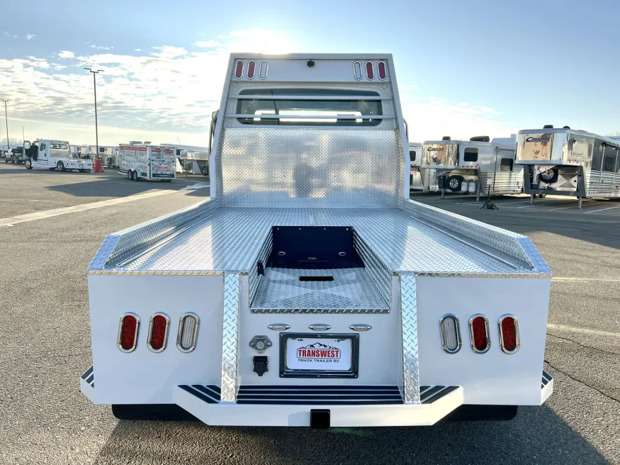 2023 Freightliner M2 106 Summit Hauler | Photo 16 of 27