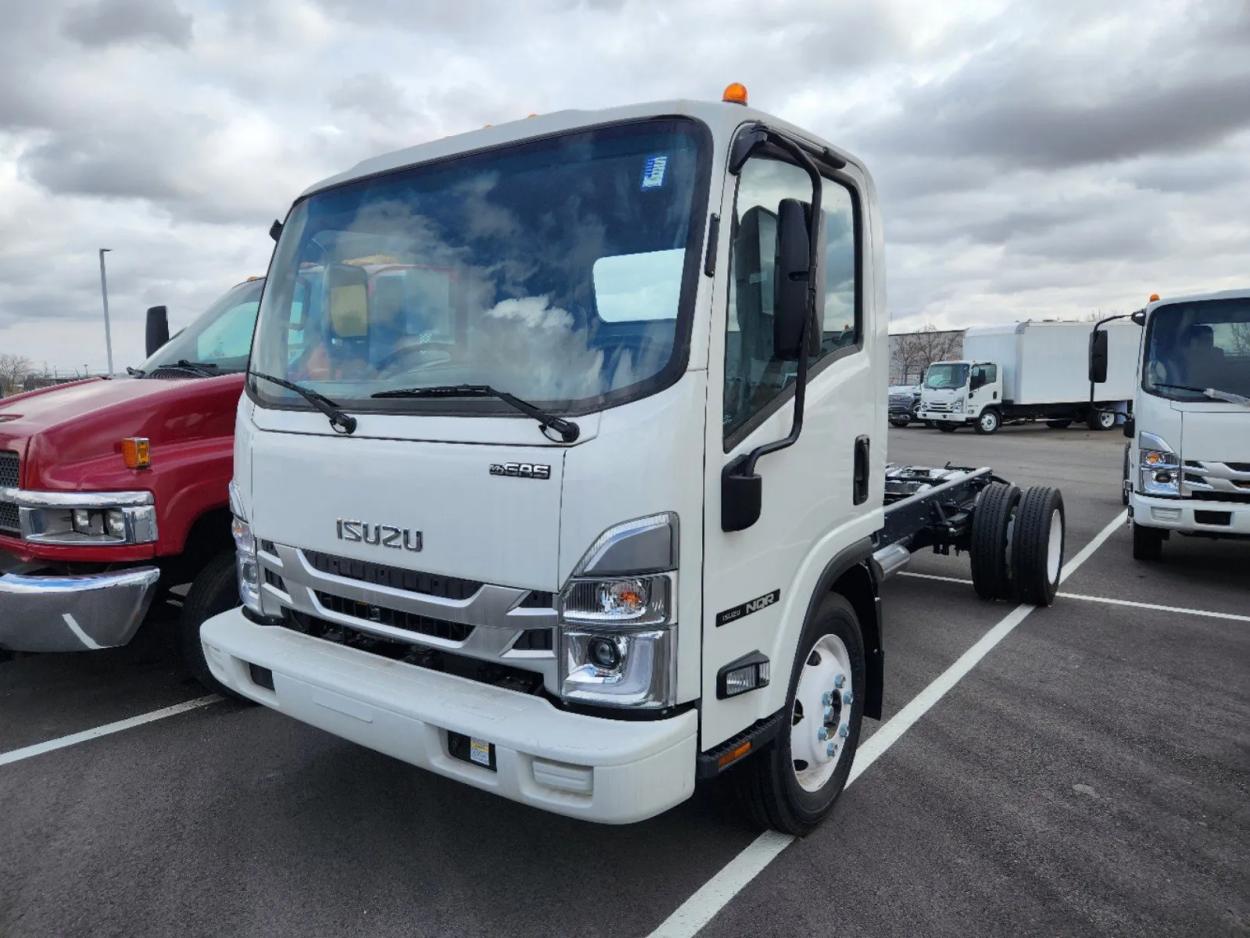 2024 Isuzu NQR GAS CAB CHASSIS 150 WHEELBASE 