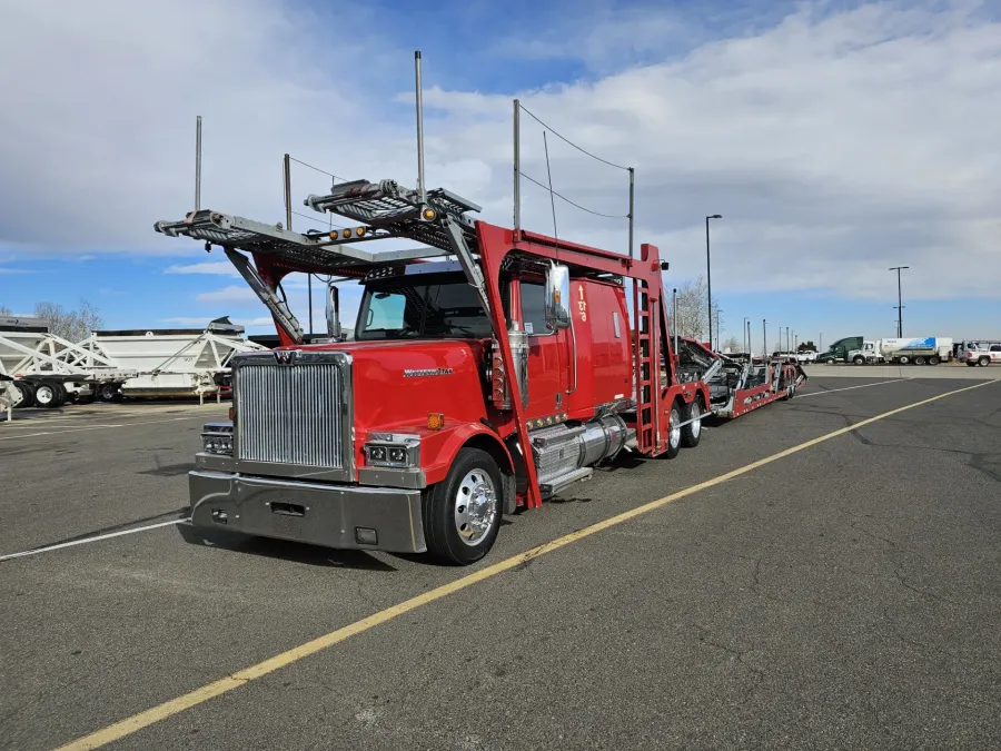 2020 Western Star 4900FA | Photo 1 of 30