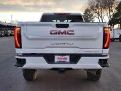 2025 GMC Sierra 3500HD Denali | Thumbnail Photo 10 of 28