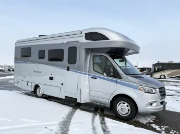 2025 Winnebago Navion 24R