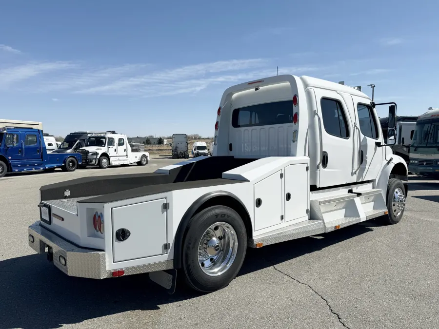 2015 Freightliner M2 106 Sportchassis | Photo 17 of 25