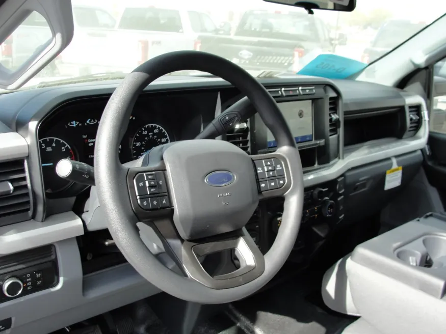 2024 Ford F350 | Photo 10 of 18