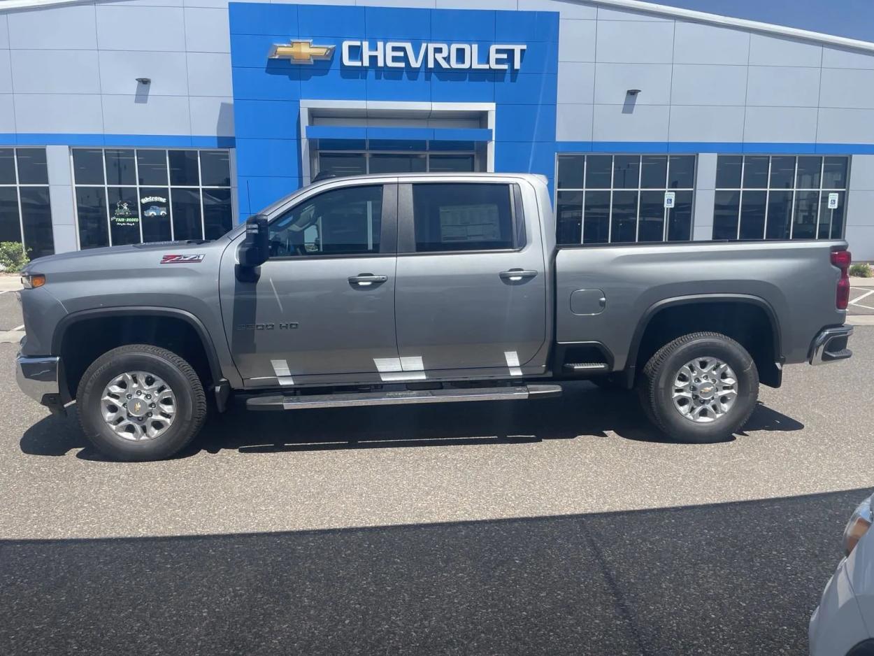 2024 Chevrolet Silverado 3500HD LT | Photo 1 of 21