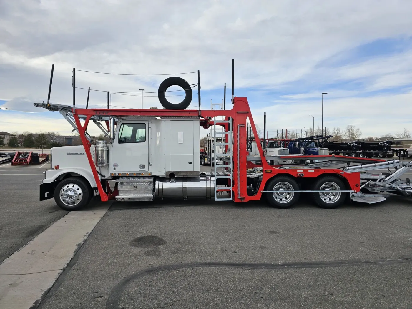 2022 Western Star 4900FA | Photo 4 of 34