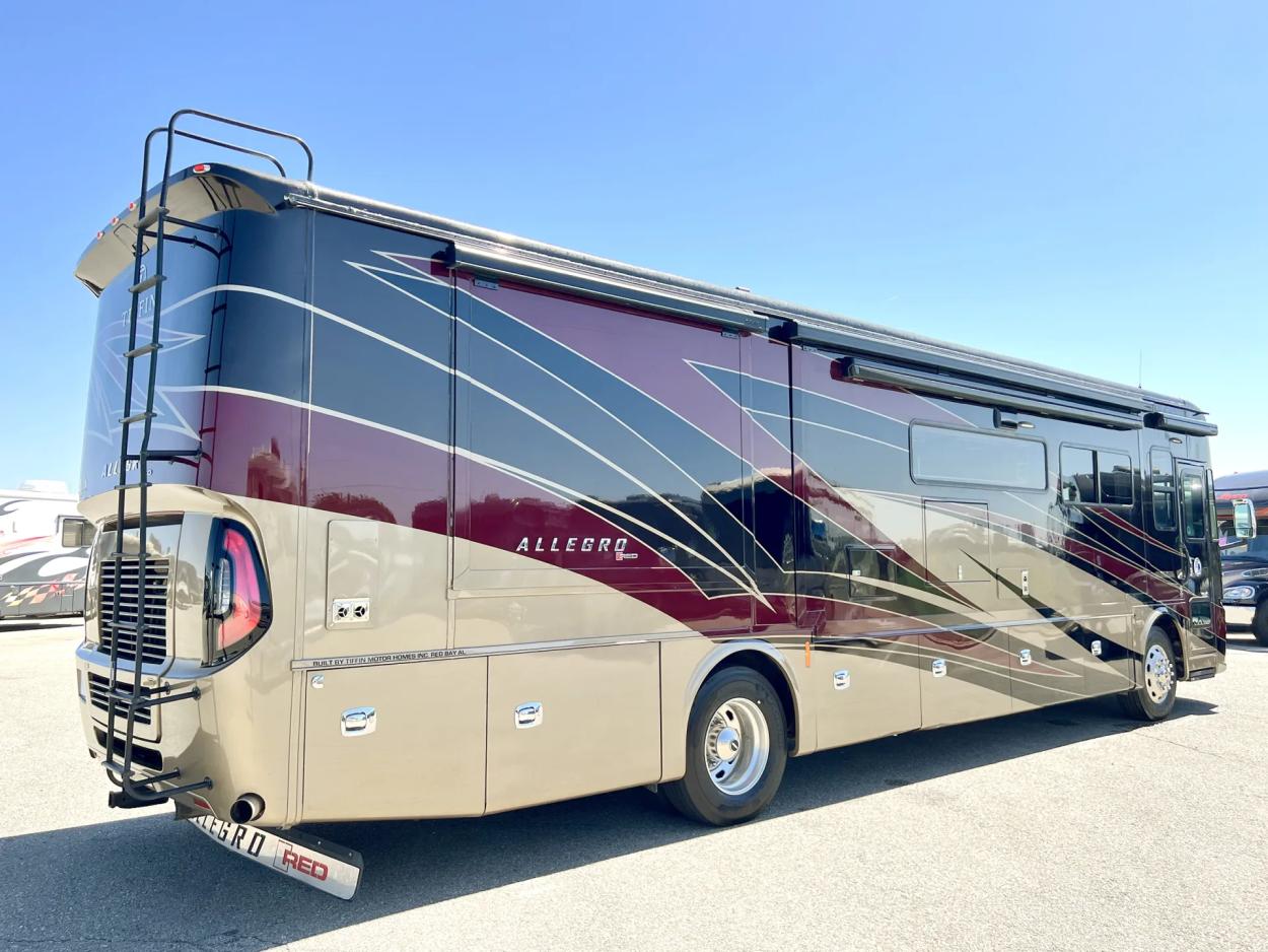 2021 Tiffin Allegro Red 37PA | Photo 19 of 29