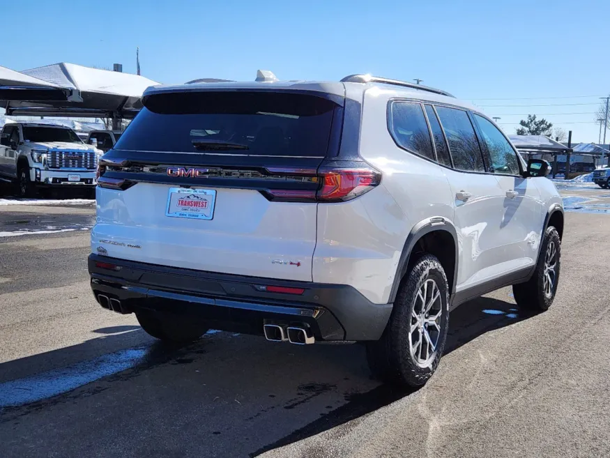 2025 GMC Acadia AWD AT4 | Photo 2 of 30