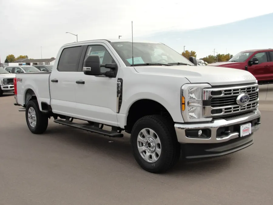 2024 Ford F250 | Photo 7 of 16