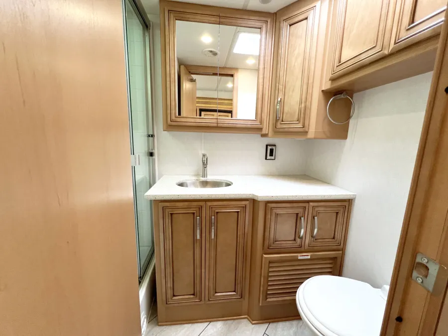 2024 Newmar Bay Star Sport 3225 | Photo 10 of 16