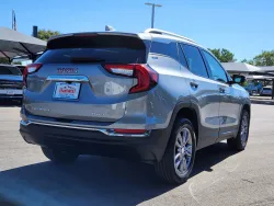 2024 GMC Terrain SLT | Thumbnail Photo 2 of 27