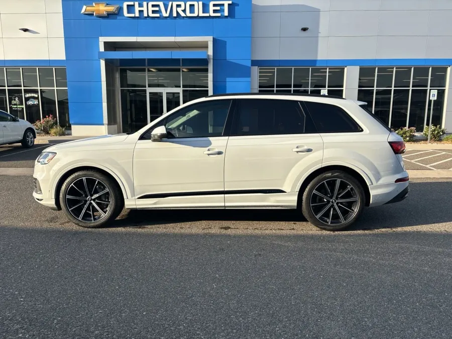 2020 Audi Q7 Prestige | Photo 1 of 26