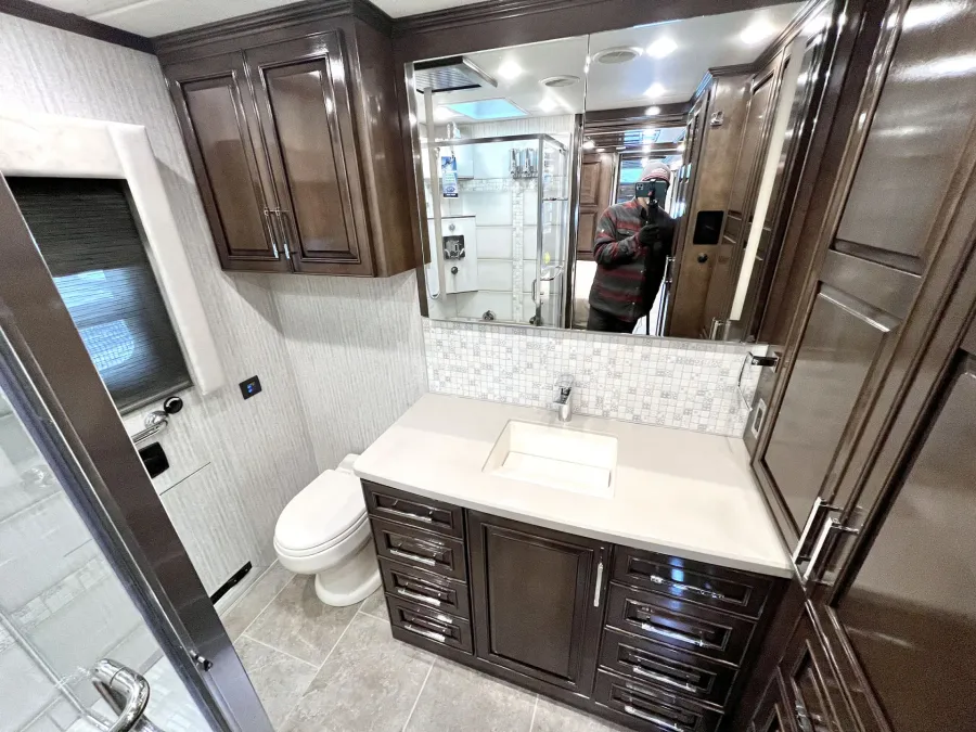 2024 Newmar Supreme Aire 4509 | Photo 21 of 37