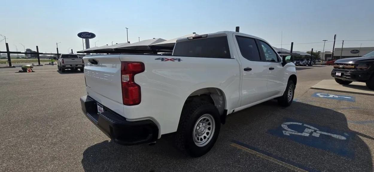 2022 Chevrolet Silverado 1500 | Photo 5 of 24