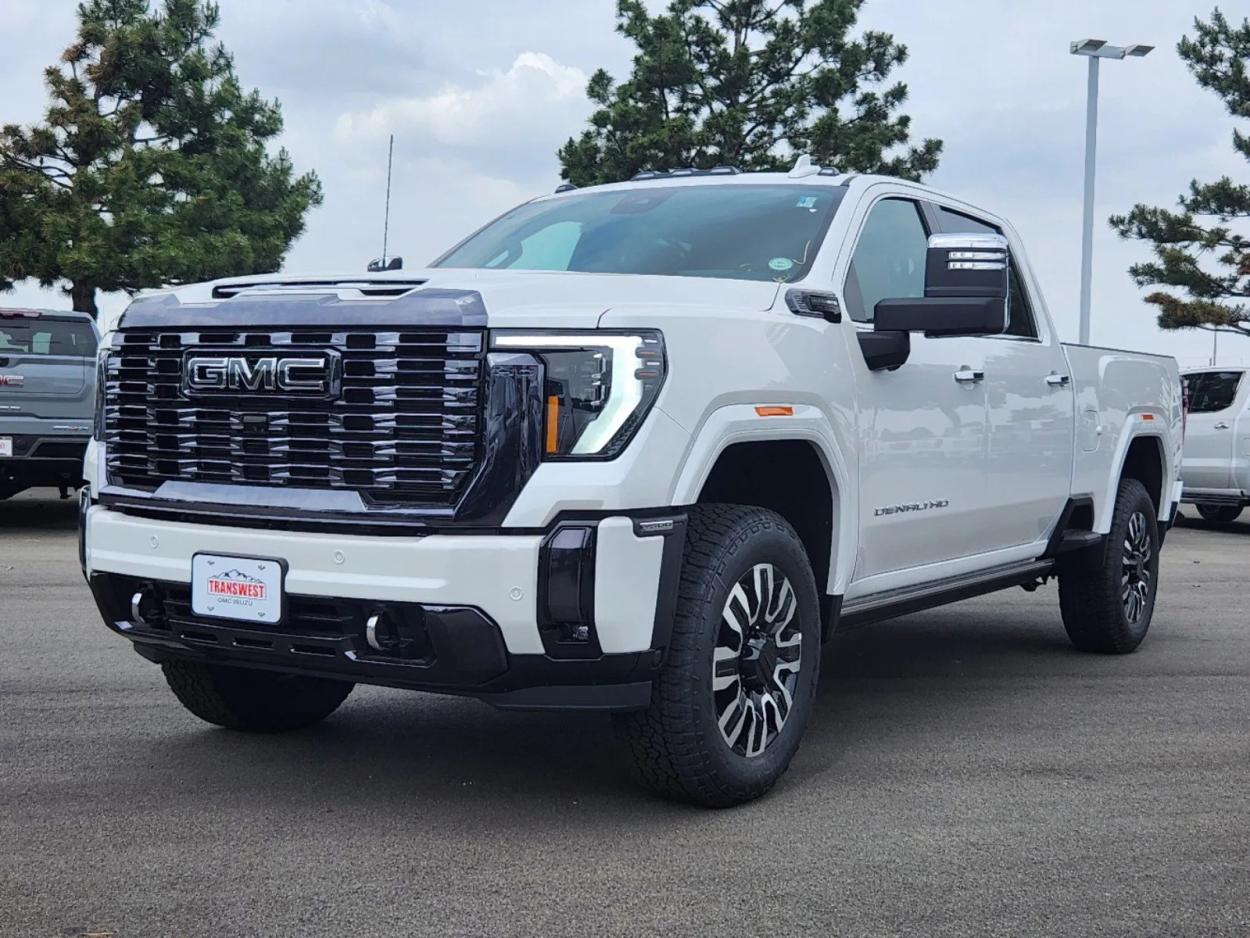 2024 GMC Sierra 2500HD Denali Ultimate | Photo 4 of 28