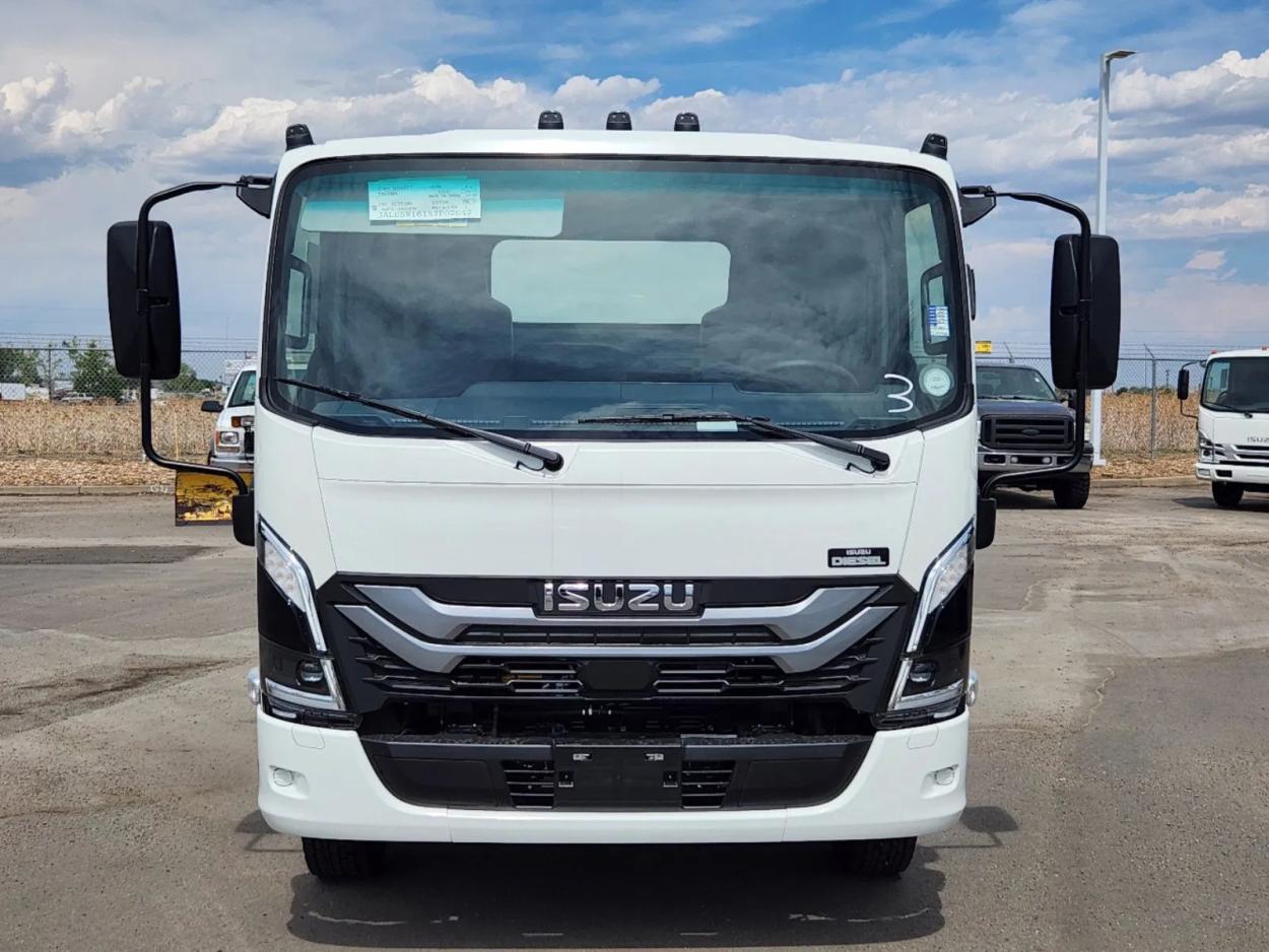 2025 Isuzu NRR DIESEL 150 WHEELBASE 