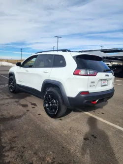 2022 Jeep Cherokee Trailhawk | Thumbnail Photo 5 of 21