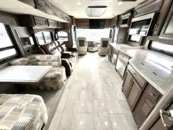 2019 Newmar Ventana 3709 | Thumbnail Photo 5 of 31