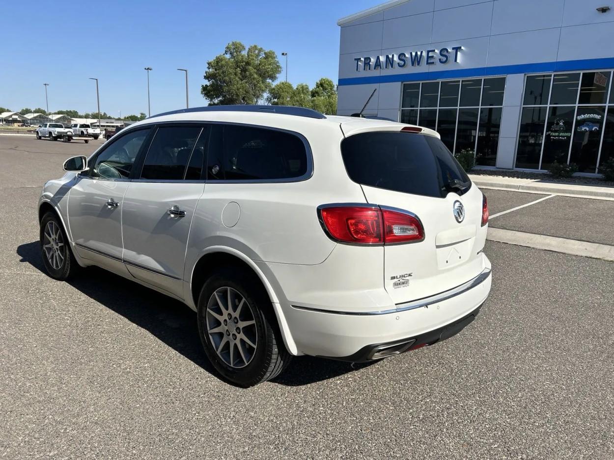 2015 Buick Enclave Leather | Photo 2 of 23