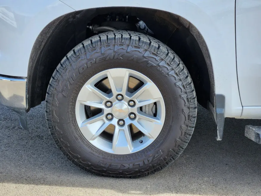 2024 Chevrolet Silverado 1500 LT | Photo 20 of 30