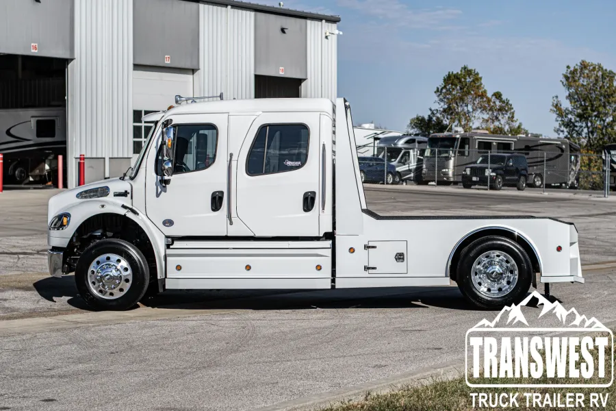 2023 Freightliner M2 106 | Photo 6 of 25