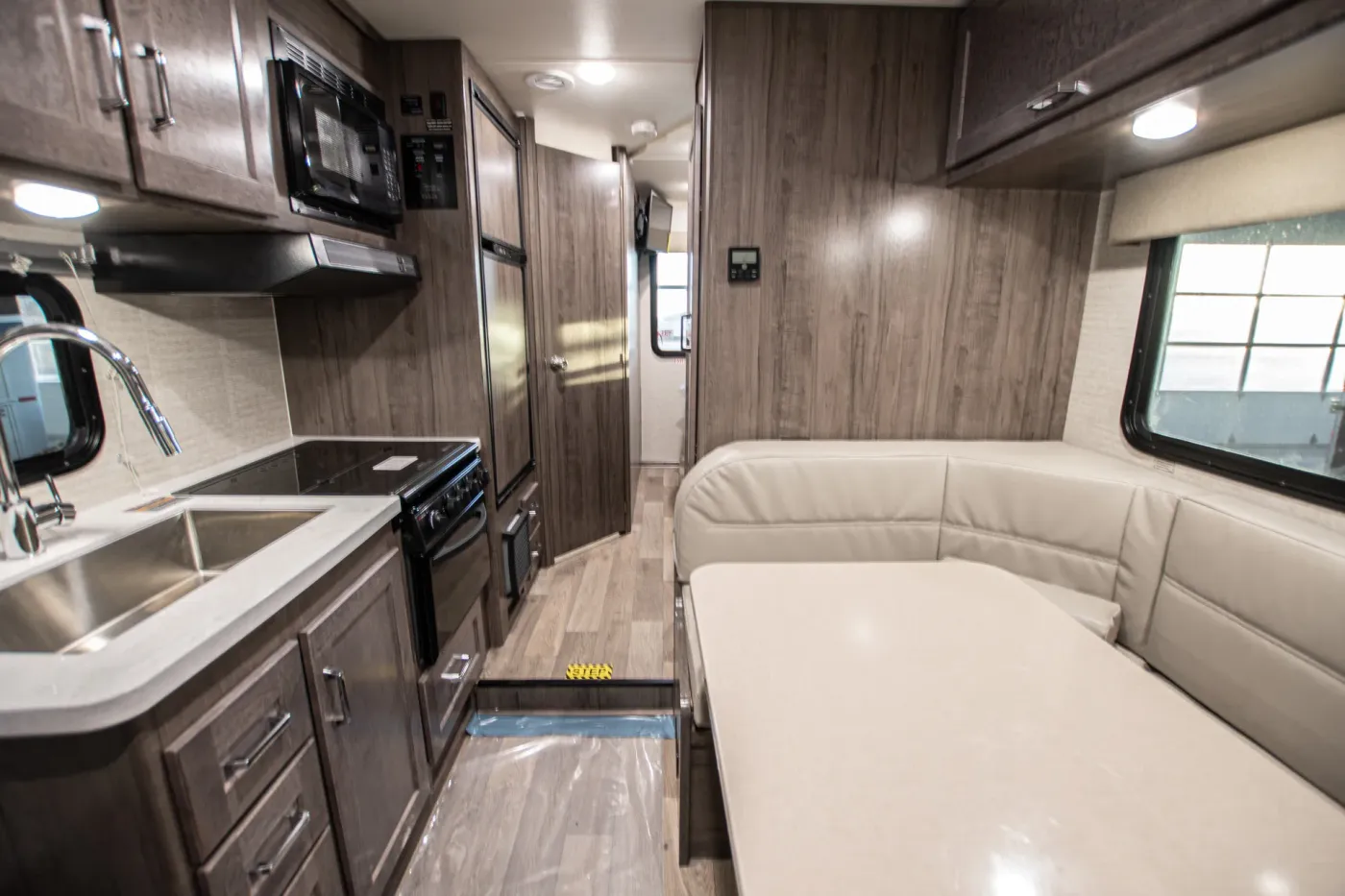 2025 Winnebago Spirit 22M | Photo 2 of 6