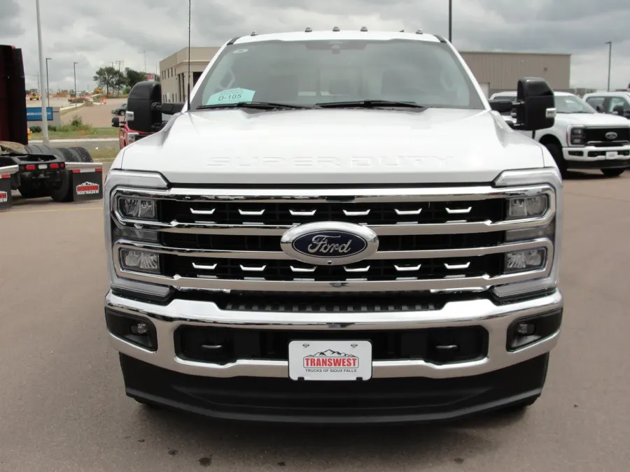 2024 Ford F-350 | Photo 25 of 37