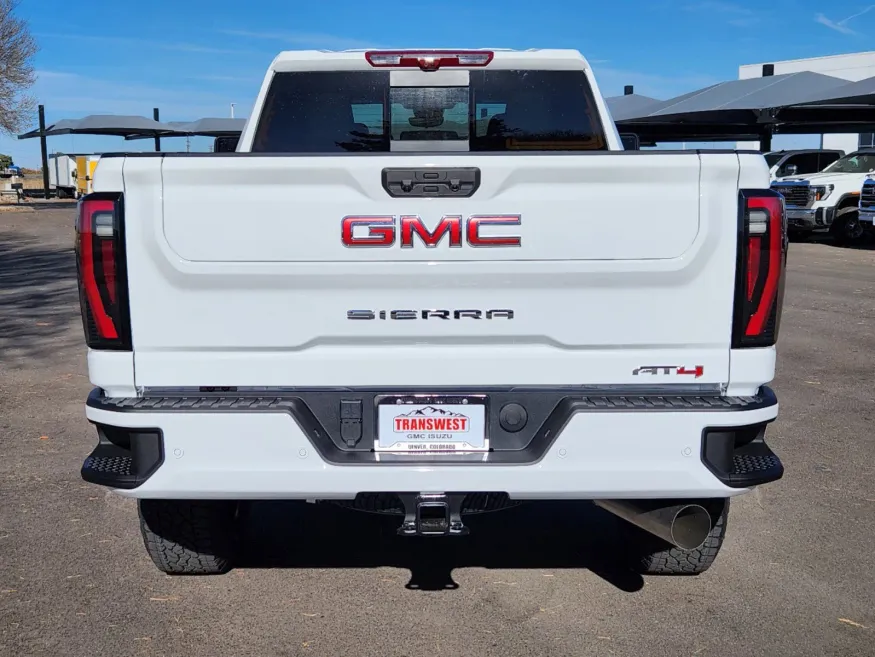 2025 GMC Sierra 2500HD AT4 | Photo 12 of 31