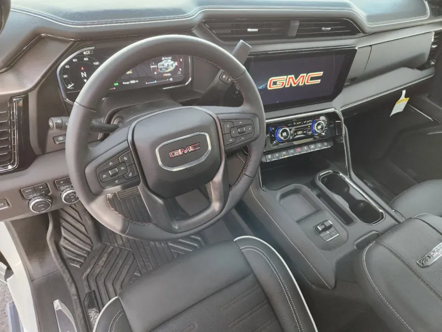 2025 GMC Sierra 2500HD AT4X | Photo 7 of 32