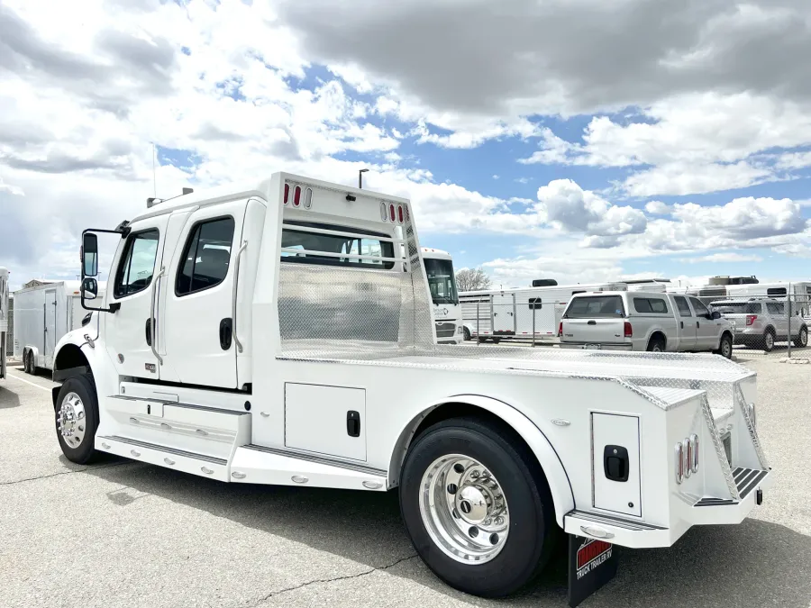 2024 Freightliner M2 106 Plus Summit Hauler | Photo 15 of 26