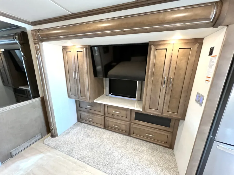 2024 Newmar Ventana 4037 | Photo 15 of 31