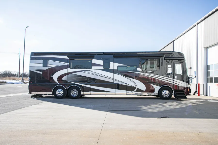 2021 Newmar King Aire 4531 | Photo 1 of 19