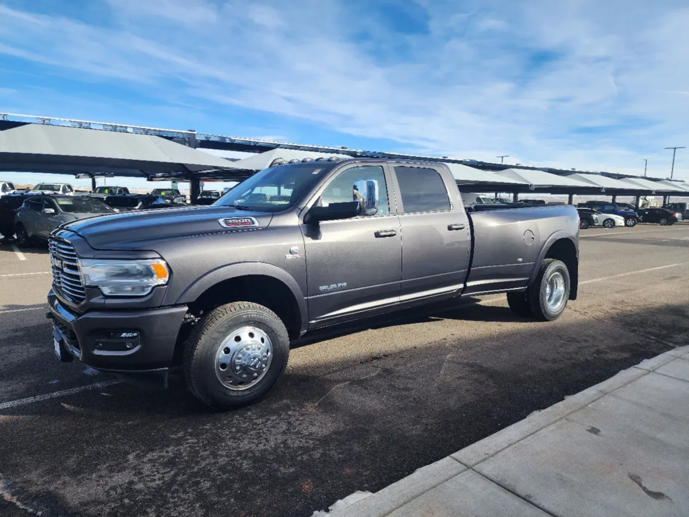 2022 RAM 3500 Laramie | Photo 3 of 22