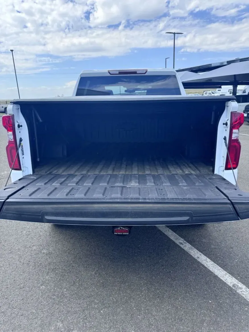 2023 Chevrolet Silverado 1500 LT Trail Boss | Photo 8 of 17