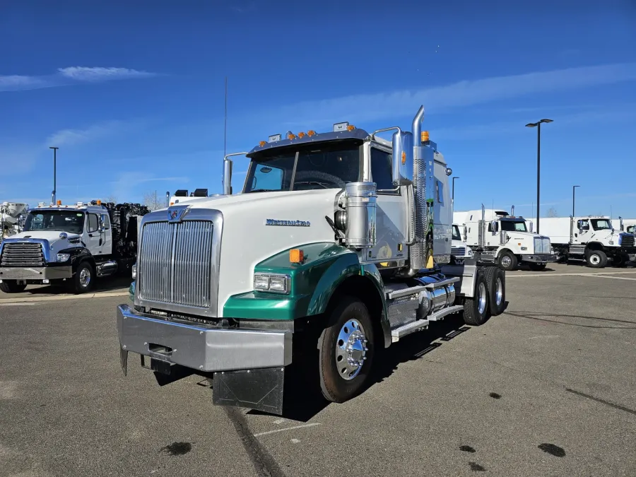 2020 Western Star 4900 | Photo 1 of 25