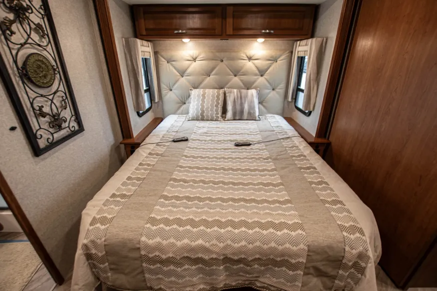 2019 Winnebago Forza 38W | Photo 23 of 28