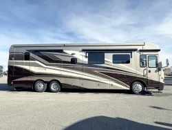 2020 Newmar Ventana 4002 | Thumbnail Photo 2 of 28