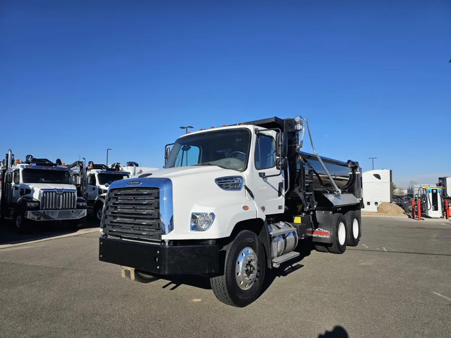 2024 Freightliner 114SD | Photo 1 of 18