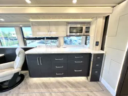 2023 Emerald Prevost H3-45 | Thumbnail Photo 13 of 47