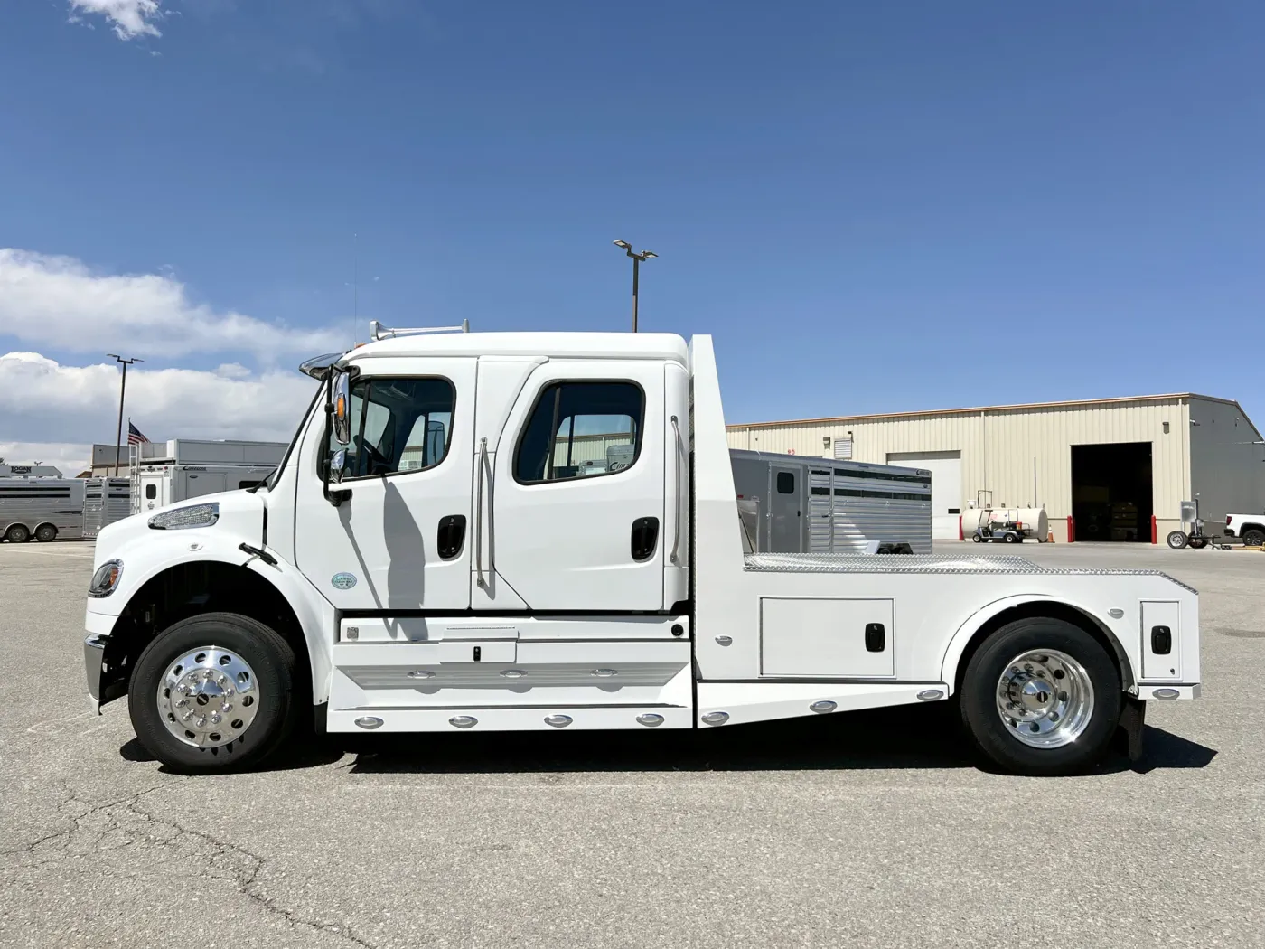 2024 Freightliner M2 106 Summit Hauler | Photo 3 of 26