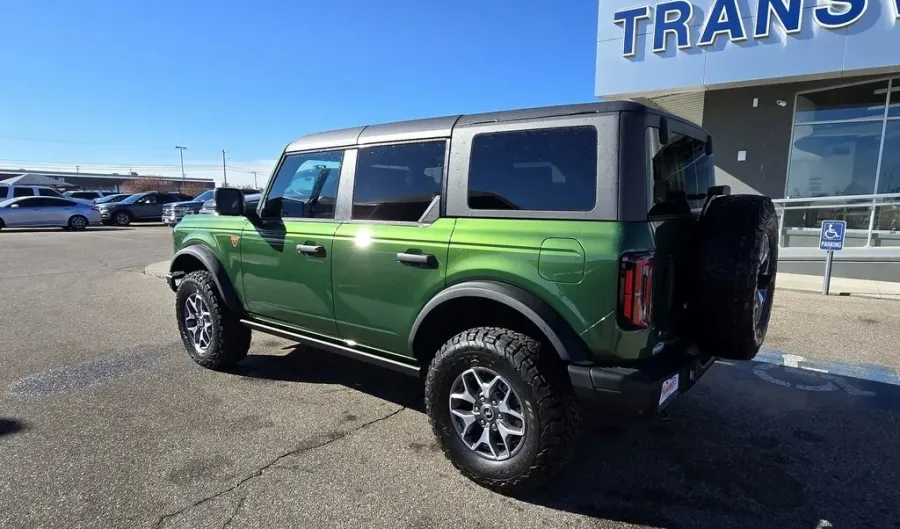 2024 Ford Bronco | Photo 6 of 29