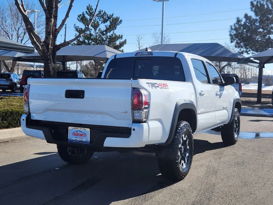 2020 Toyota Tacoma 4WD | Photo 2 of 33