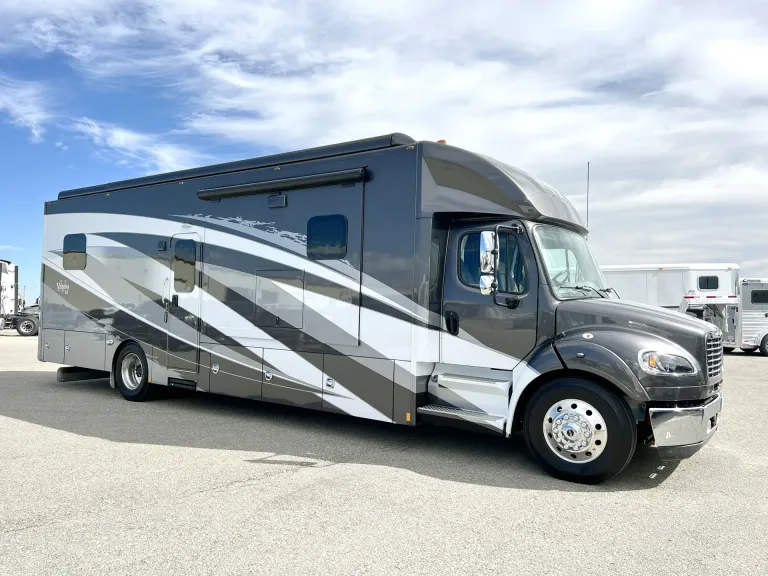 2022 Renegade Verona LE 38LDG