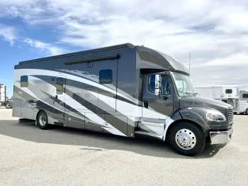 2021 Renegade Verona LE 38LDG