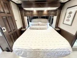 2023 Newmar Supreme Aire 4509 | Thumbnail Photo 18 of 37