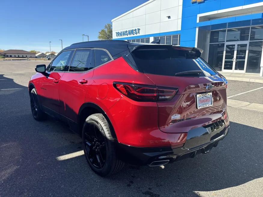 2025 Chevrolet Blazer RS | Photo 2 of 25