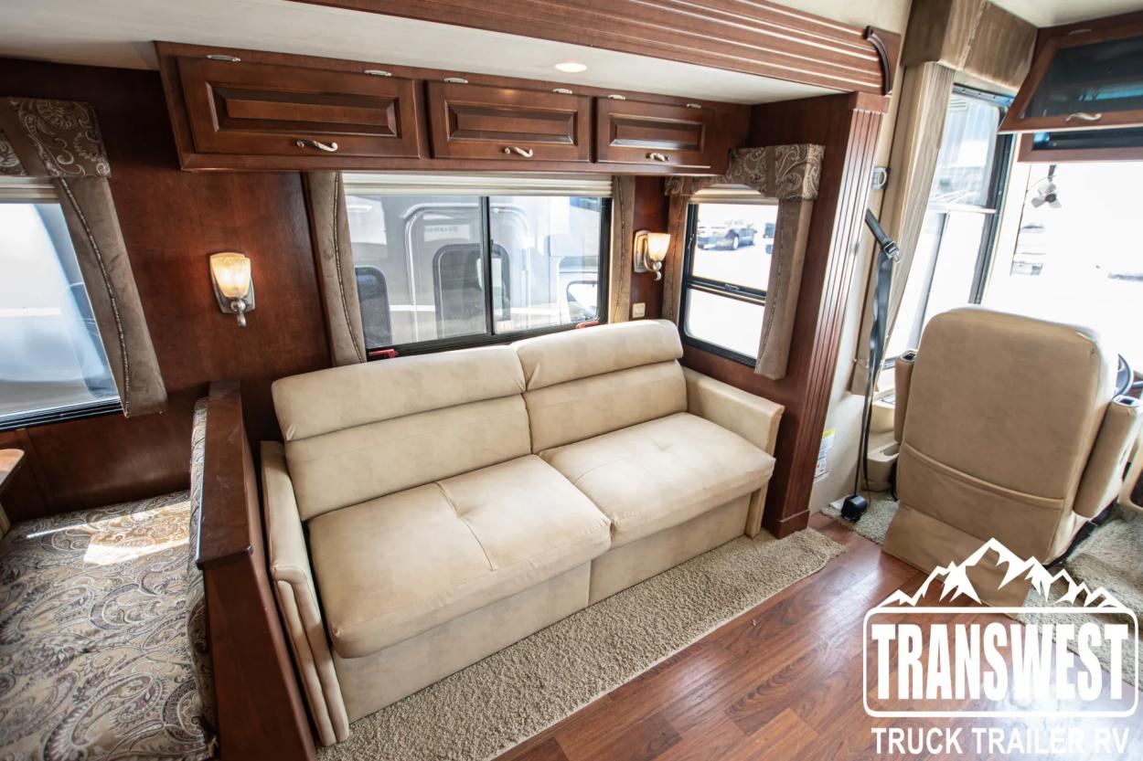 2011 Newmar Canyon Star 3411 | Photo 10 of 12