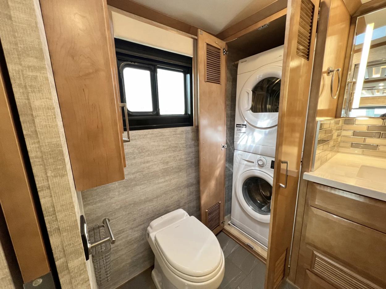 2023 Newmar New Aire 3547 | Photo 15 of 28