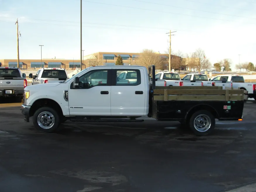 2017 Ford F-350 | Photo 2 of 13