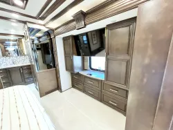 2023 Newmar Supreme Aire 4509 | Thumbnail Photo 17 of 37