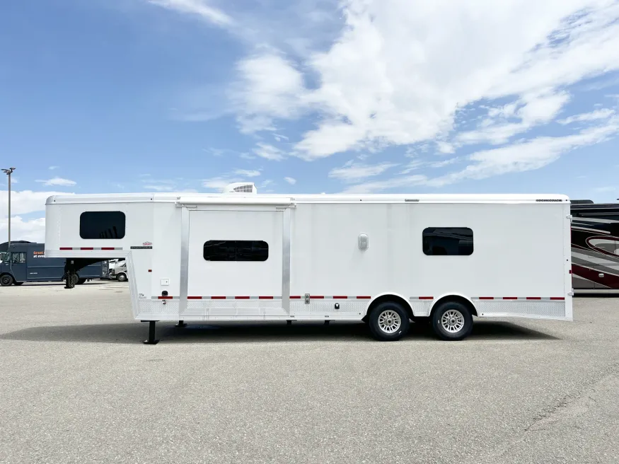 2022 Logan Coach Ultimate Sports Hauler | Photo 22 of 25